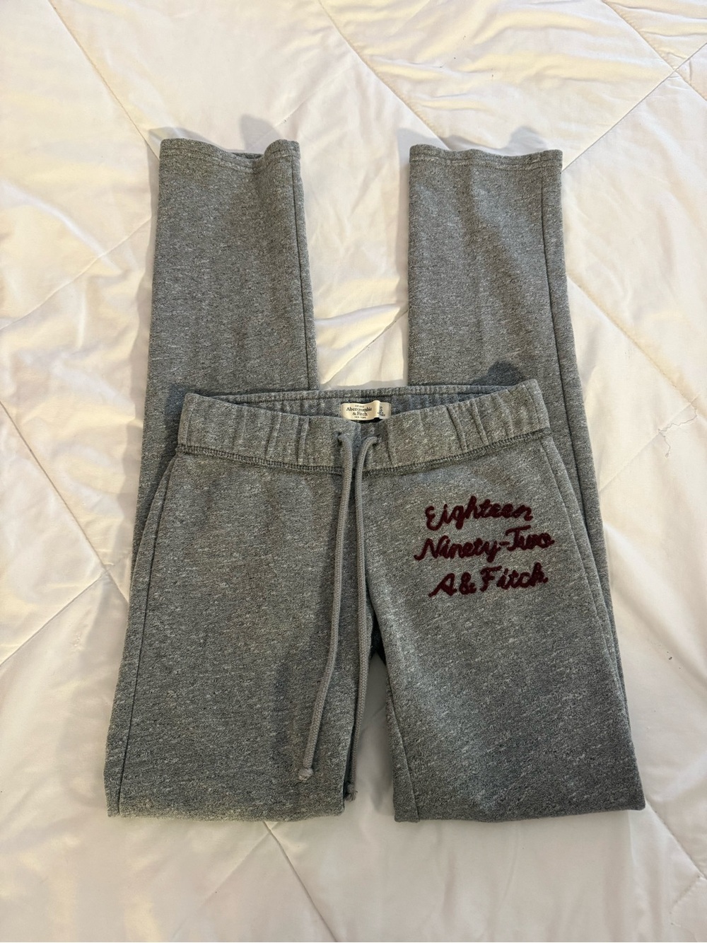 Abercrombie & Fitch Vintage Gray Sweatpant Joggers with Burgundy Script